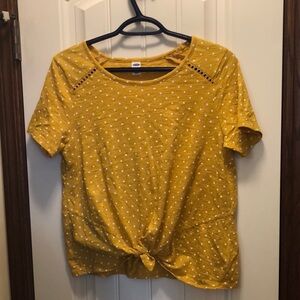 Old Navy Mustard with White Polka Dot Tie-Front Short Sleeve Tee